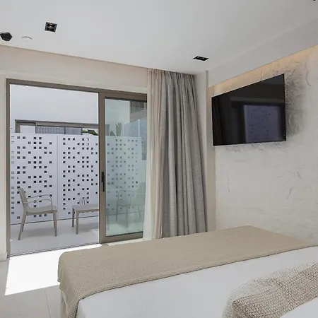 Laxa - Seaside, Elevated Retreat By Etouri Villa