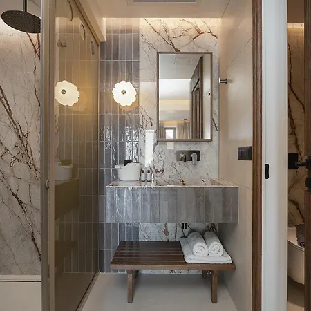 Laxa - Seaside, Elevated Retreat By Etouri